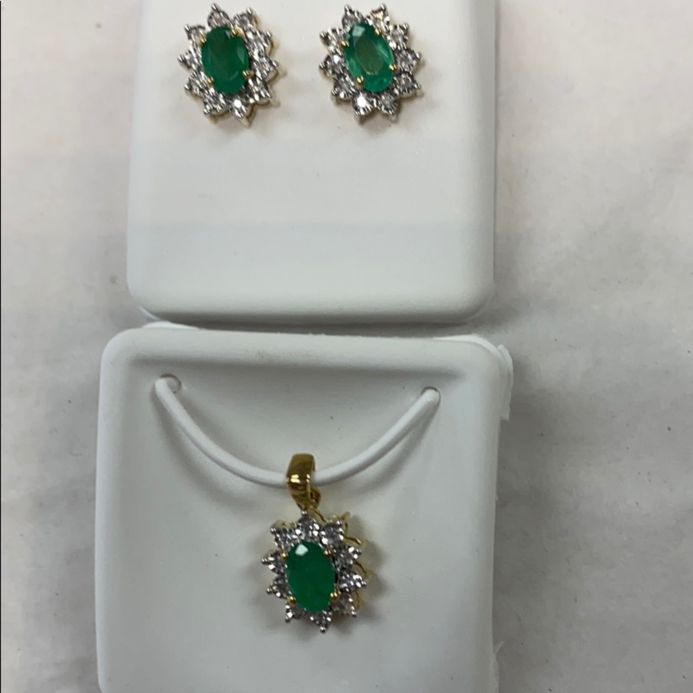 NEW 10K Gold Diamonds Set